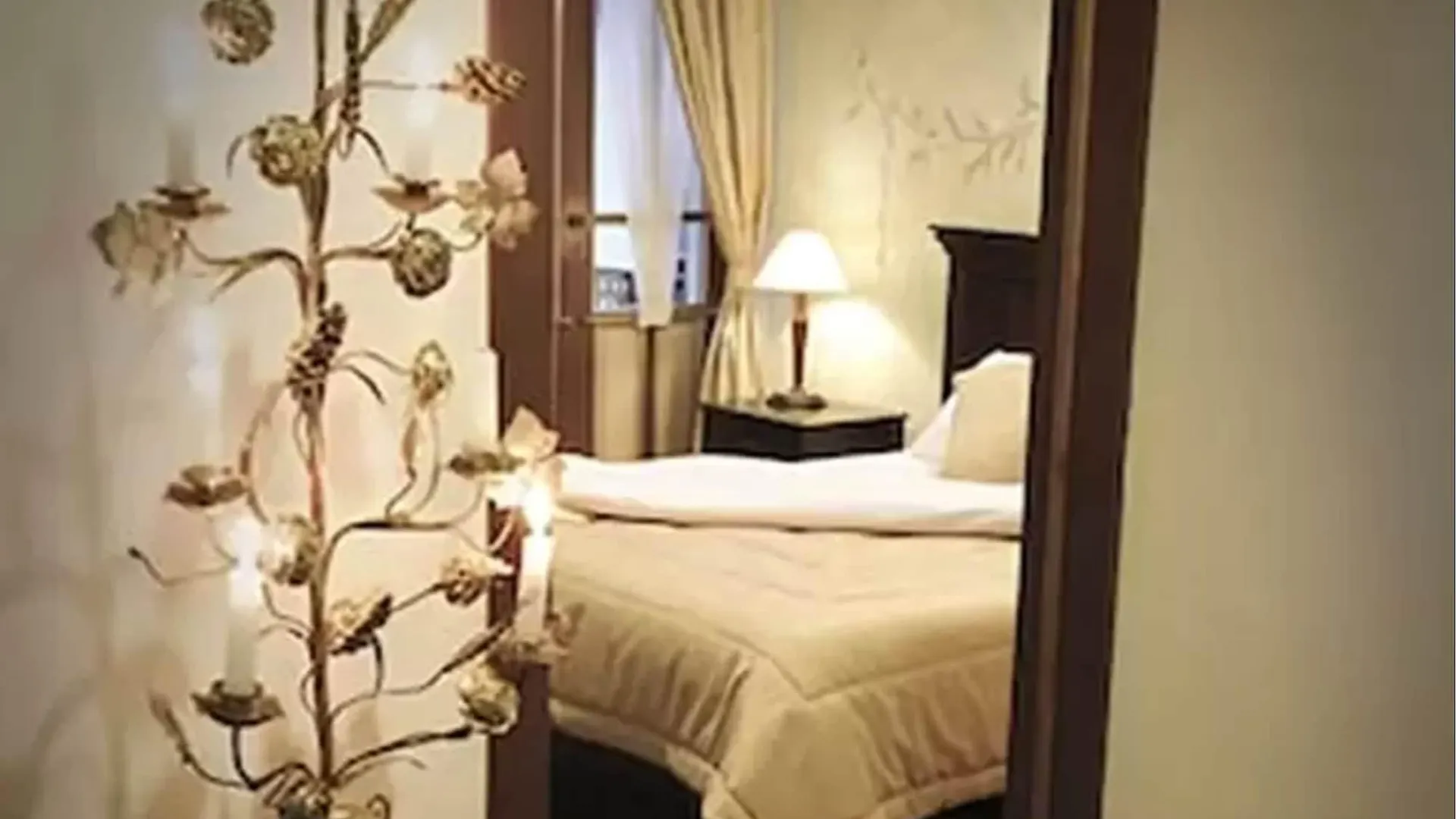 ****  Hotel Casa San Rafael Cuenca Ecuador